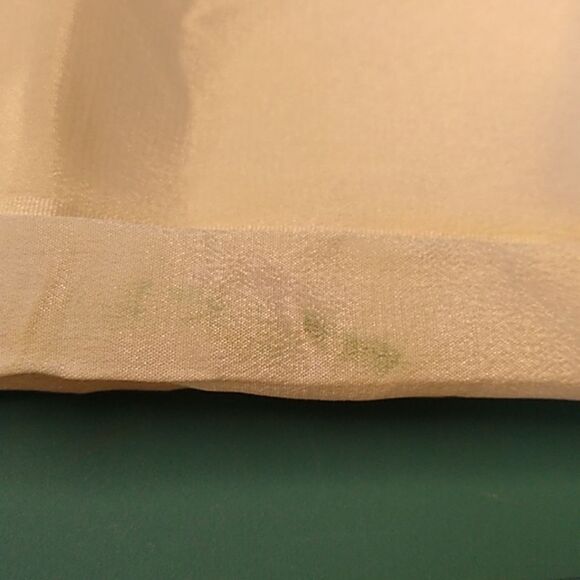 Elegant White  Scarf/Tablecloth Shimmers White stitching Cottagecore - Picture 8 of 8